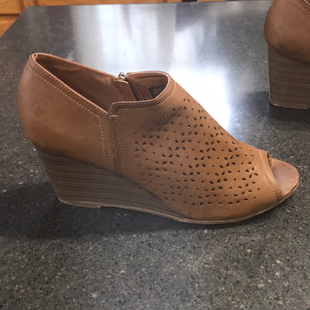 Open Toed Booties - Picture 2 of 7